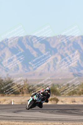 media/Dec-07-2025-CVMA (Sun) [[3e7d2de5dc]]/Race 16-Formula Middleweight/